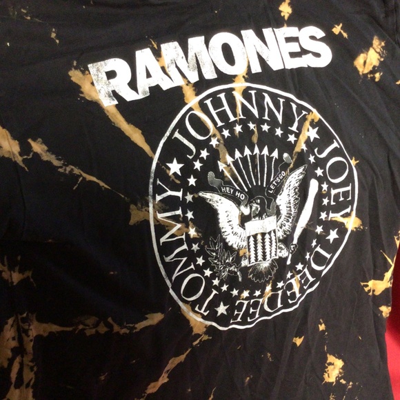 The RAMONES tshirt - Picture 3 of 3